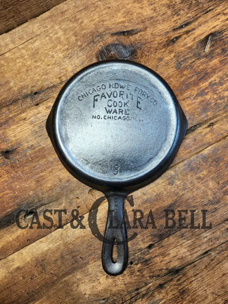 Tough To Find! Classic Egg Skillet! 1920’S Chicago Hardware Favorite #3 Cast Iron Skillet