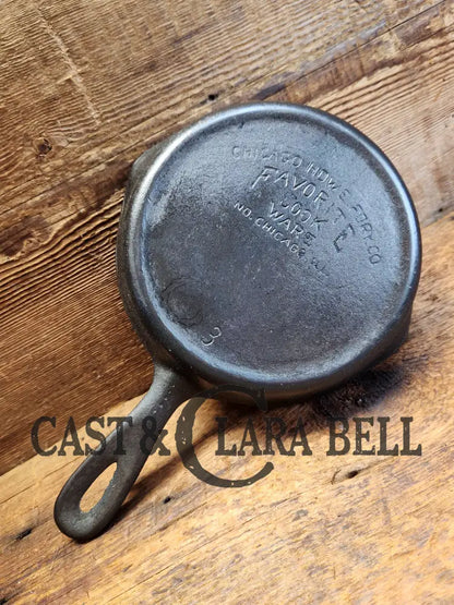 Tough To Find! Classic Egg Skillet! 1920’S Chicago Hardware Favorite #3 Cast Iron Skillet