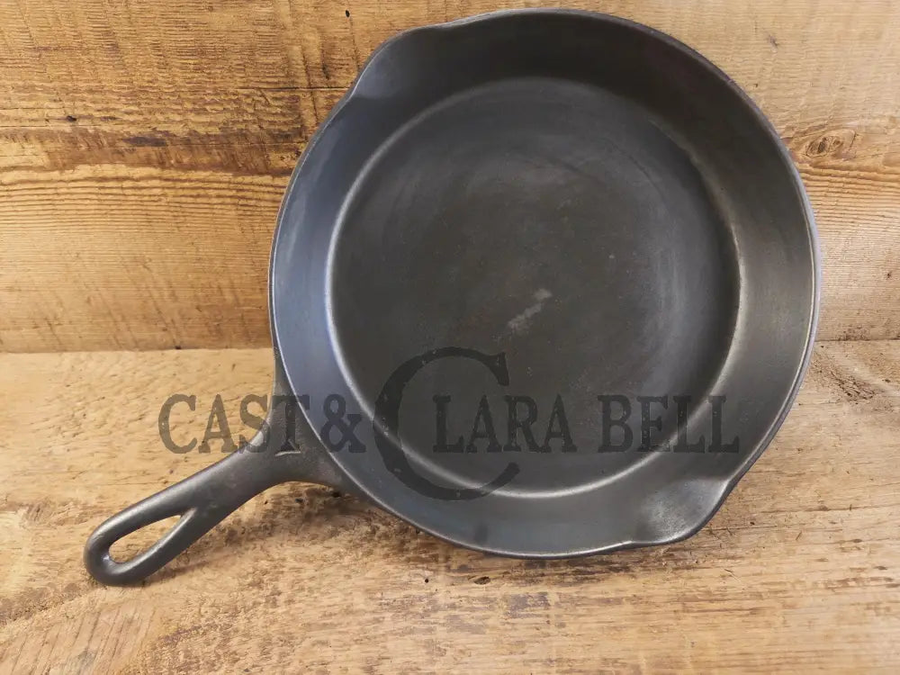 Tough to find! 1920’s era Wagner made National / Wagner Ware dual logo #7 (1357) Center logo cast iron skillet with