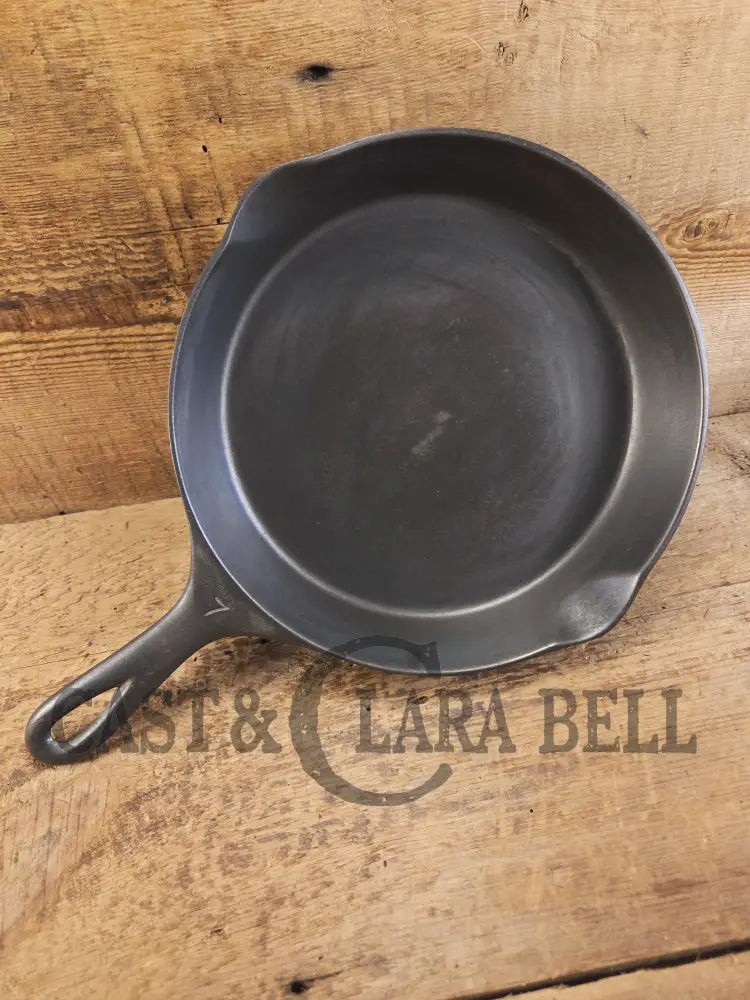 Tough to find! 1920’s era Wagner made National / Wagner Ware dual logo #7 (1357) Center logo cast iron skillet with