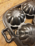 Tough to find. Gorgeous Wagner Ware 6 cup Cast Iron Turk Head Gem Pan! Collectors piece!