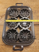 Tough to find. Gorgeous Wagner Ware 6 cup Cast Iron Turk Head Gem Pan! Collectors piece!