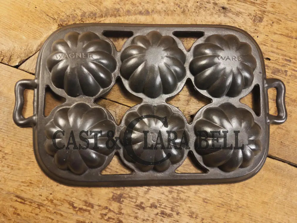 Tough to find. Gorgeous Wagner Ware 6 cup Cast Iron Turk Head Gem Pan! Collectors piece!
