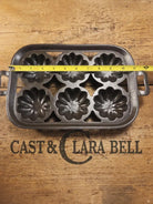 Tough to find. Gorgeous Wagner Ware 6 cup Cast Iron Turk Head Gem Pan! Collectors piece!