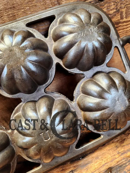 Tough To Find. Gorgeous Wagner Ware 6 Cup Cast Iron Turk Head Gem Pan! Collectors Piece! Bakeware