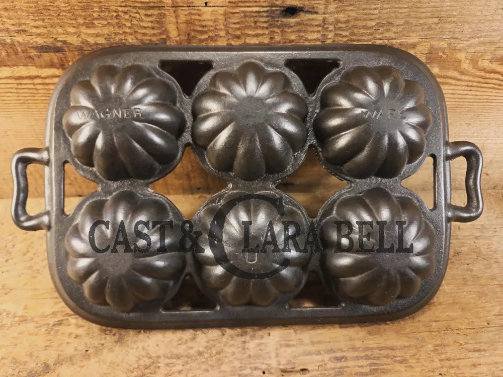 Tough to find. Gorgeous Wagner Ware 6 cup Cast Iron Turk Head Gem Pan! Collectors piece! Bakeware