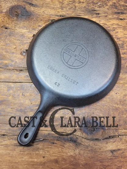 Tough To Find! Wagner Made Griswold Cast Iron Snack Skillet With Small Block Logo. Perfect For One