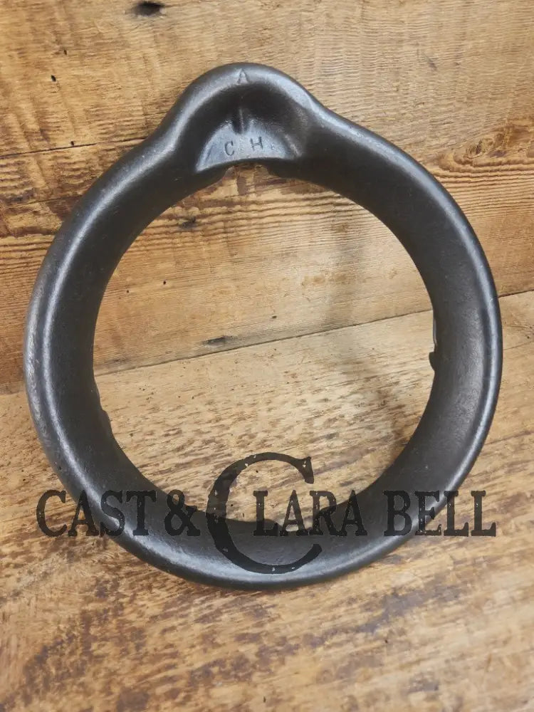 Tougher to find 1920’s Early Wagner Ware Stylized logo 1408 #8 Waffle Iron with short Base! Waffle Iron