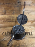 Tougher to find 1920’s Early Wagner Ware Stylized logo 1408 #8 Waffle Iron with tall Base! Waffle Iron