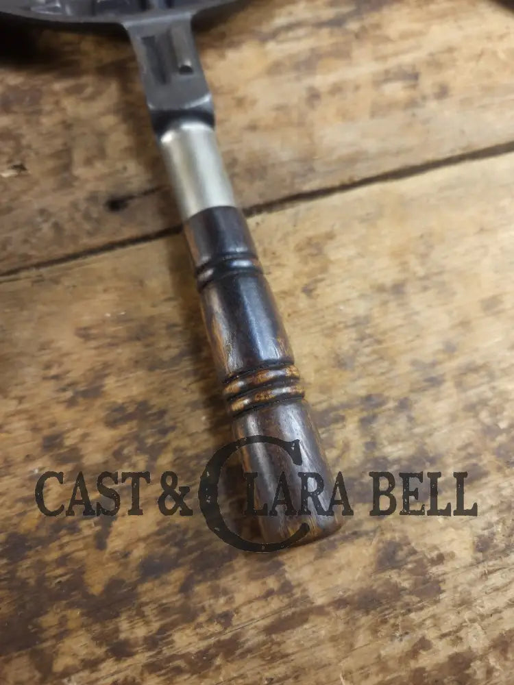 Tougher to find 1920’s Early Wagner Ware Stylized logo 1408 #8 Waffle Iron with tall Base! Waffle Iron