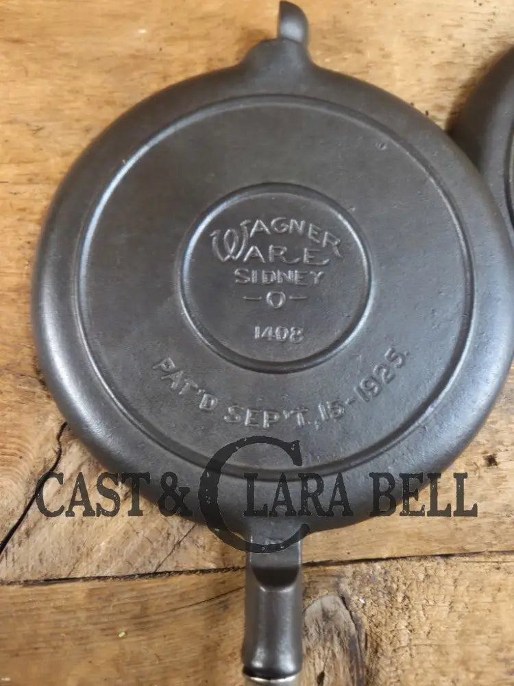 Tougher to find 1920’s Early Wagner Ware Stylized logo 1408 #8 Waffle Iron with tall Base! Waffle Iron