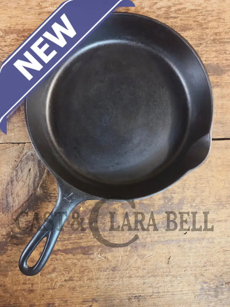 Tougher to find! 1930’s era Griswold #7 Cast Iron Skillet with Heat Ring 754. Similar to the Victor design. Great pan!
