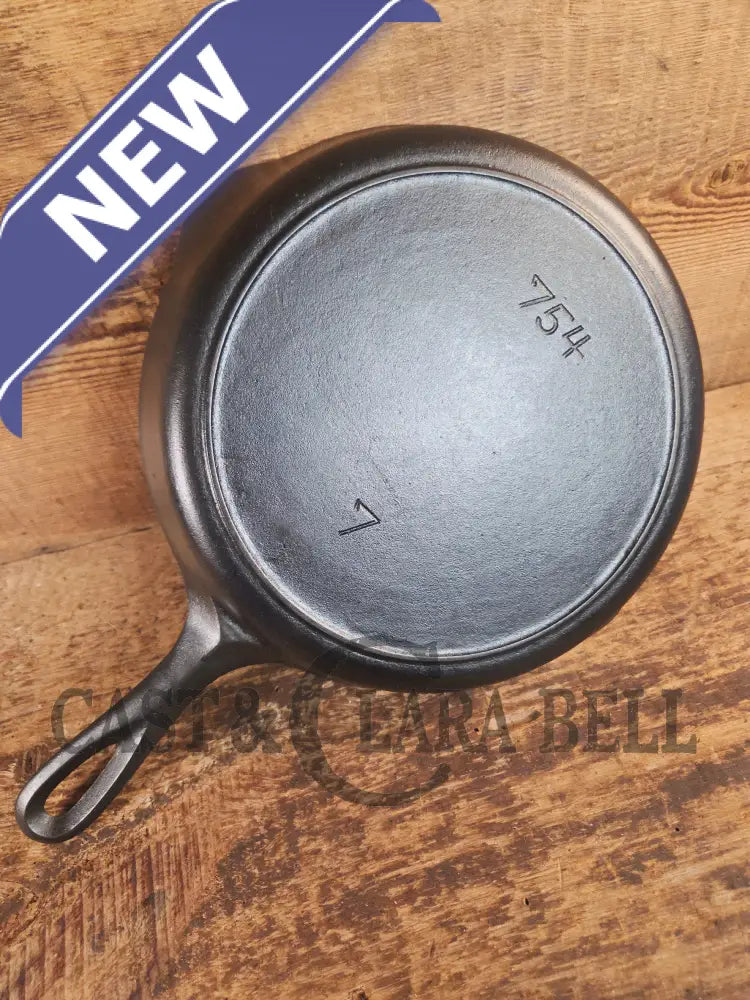 Tougher to find! 1930’s era Griswold #7 Cast Iron Skillet with Heat Ring 754. Similar to the Victor design. Great pan!