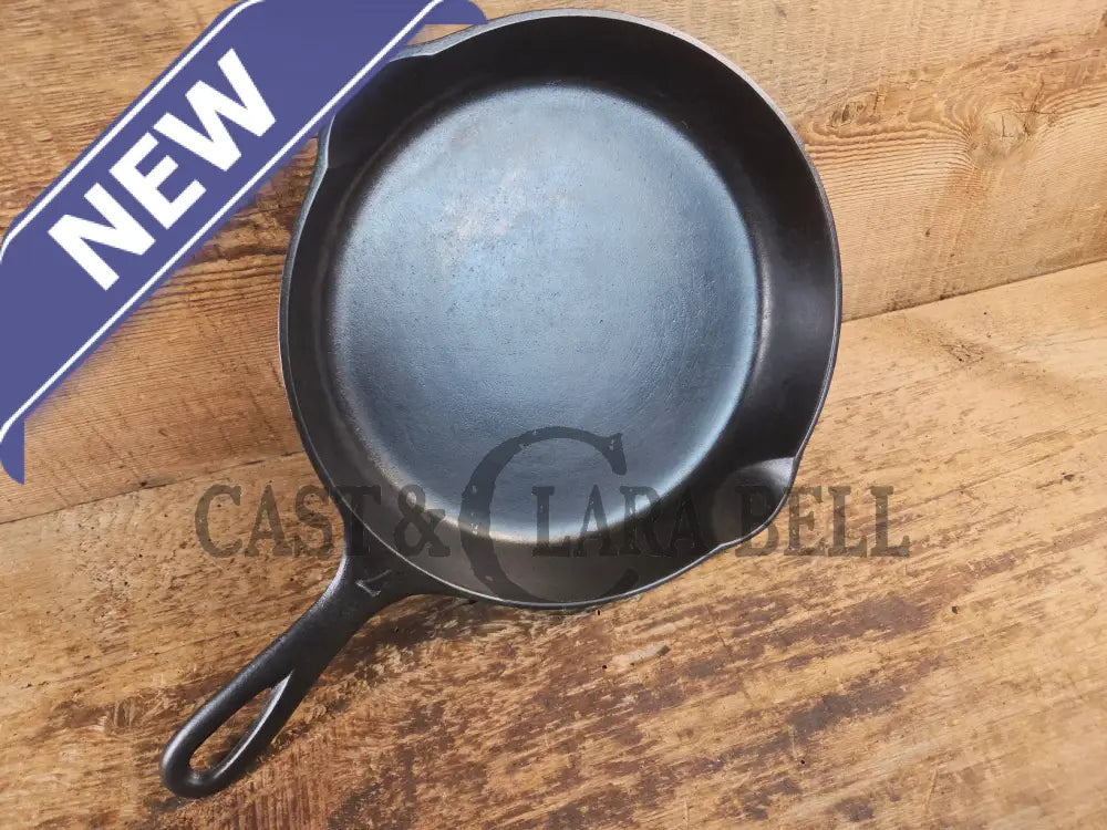 Tougher to find! 1930’s era Griswold #7 Cast Iron Skillet with Heat Ring 754. Similar to the Victor design. Great pan!
