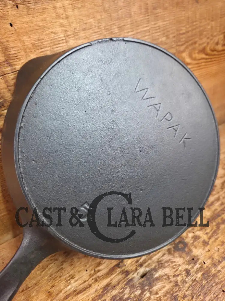 Tougher to find! Gorgeous early 1900’s Wapak #5 Block Logo Cast Iron Skillet with Heat Ring. Fully restored and ready