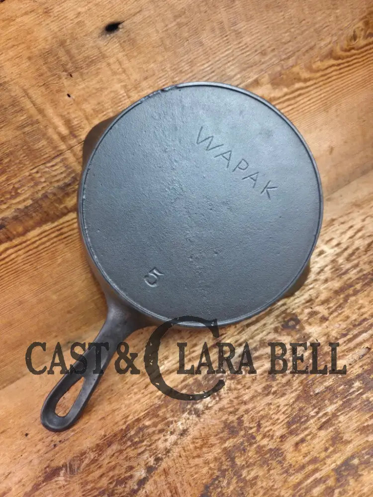 Tougher to find! Gorgeous early 1900’s Wapak #5 Block Logo Cast Iron Skillet with Heat Ring. Fully restored and ready