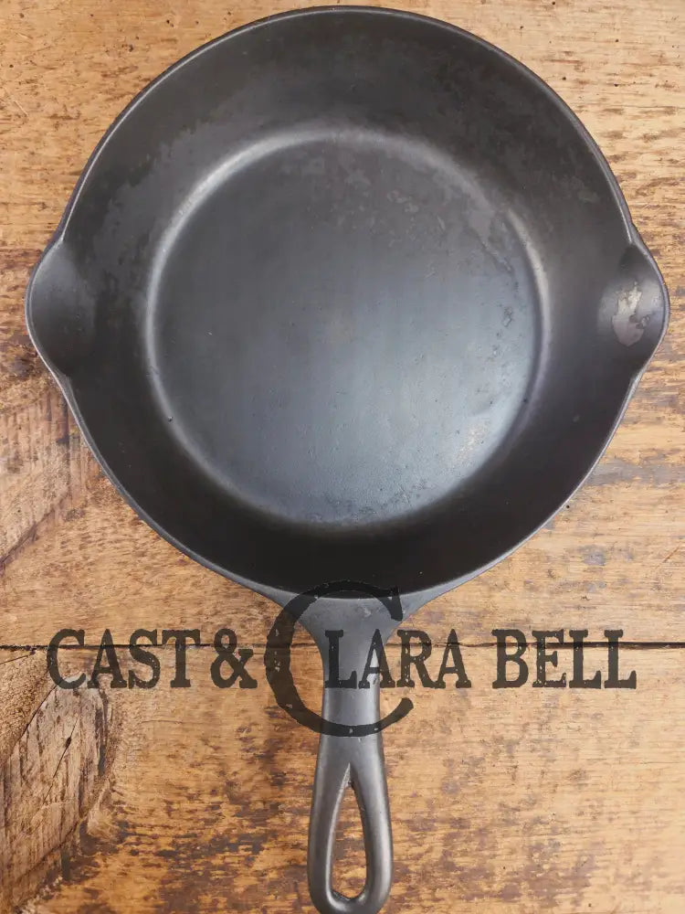 Tougher to find! Gorgeous early 1900’s Wapak #5 Block Logo Cast Iron Skillet with Heat Ring. Fully restored and ready