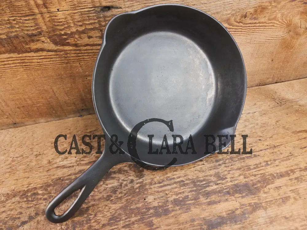 Tougher to find! Gorgeous early 1900’s Wapak #5 Block Logo Cast Iron Skillet with Heat Ring. Fully restored and ready