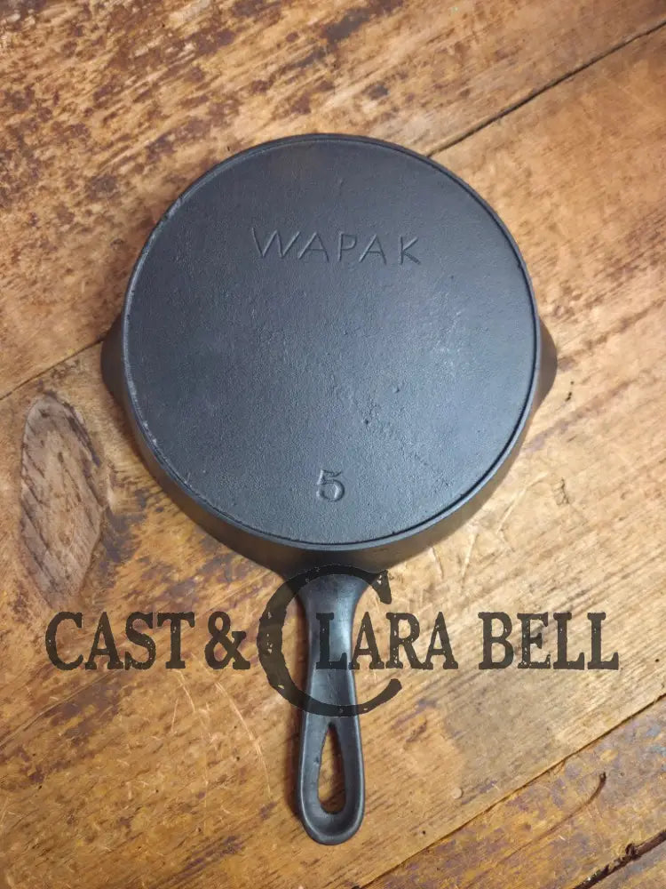 Tougher to find! Gorgeous early 1900’s Wapak #5 Block Logo Cast Iron Skillet with Heat Ring. Fully restored and ready