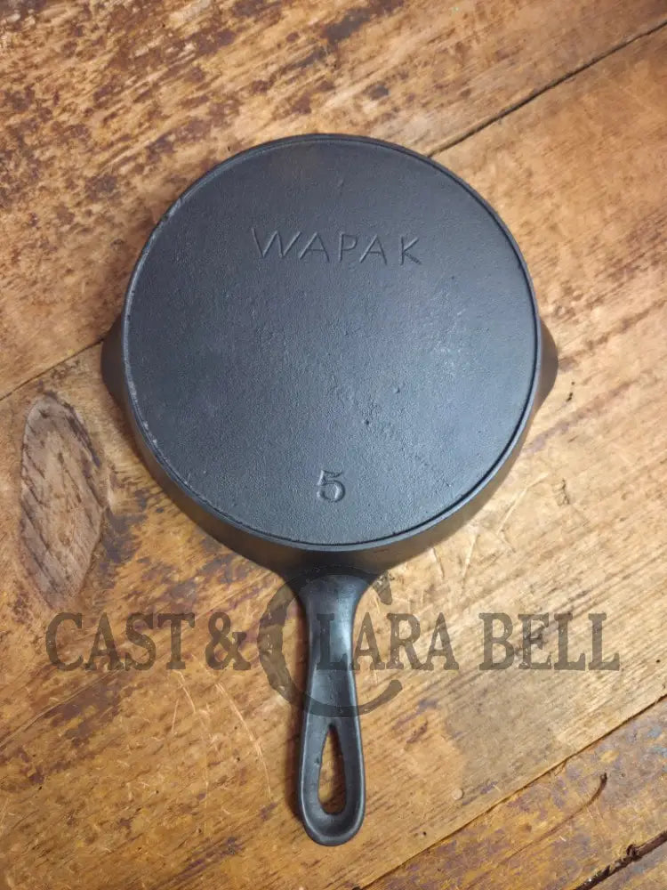 Tougher to find! Gorgeous early 1900’s Wapak #5 Block Logo Cast Iron Skillet with Heat Ring. Fully restored and ready