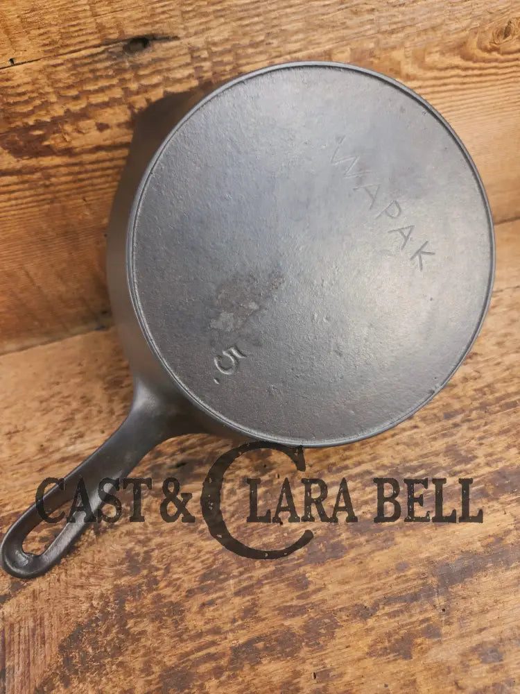 Tougher to find! Gorgeous early 1900’s Wapak #5 Block Logo Cast Iron Skillet with Heat Ring. Fully restored and ready