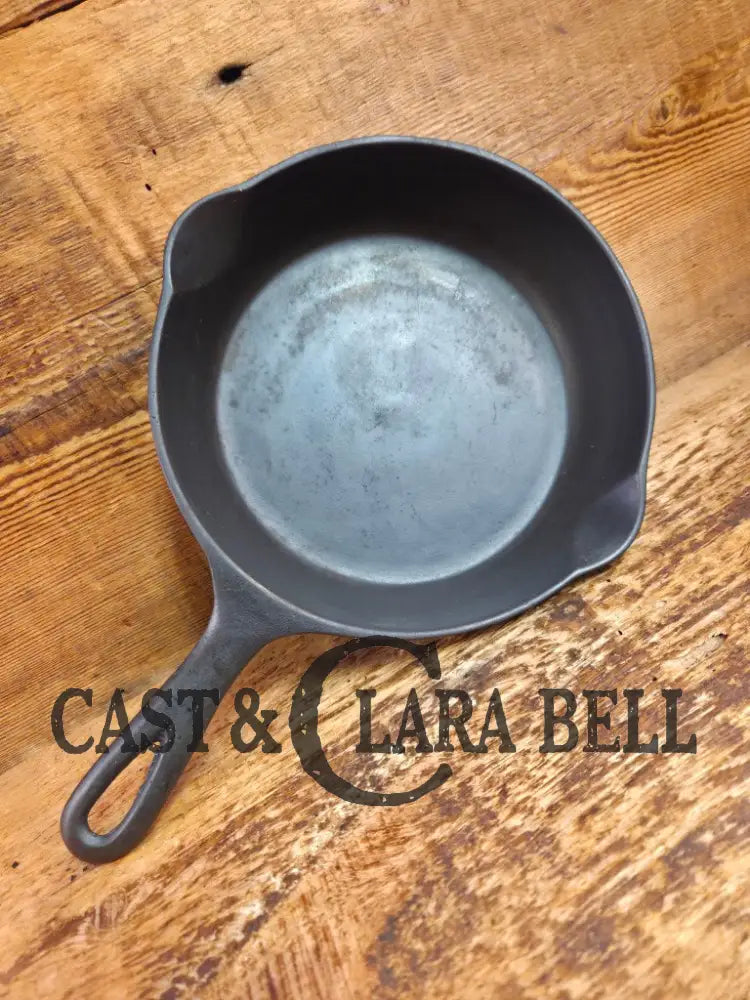 Tougher to find! Gorgeous early 1900’s Wapak #5 Block Logo Cast Iron Skillet with Heat Ring. Fully restored and ready