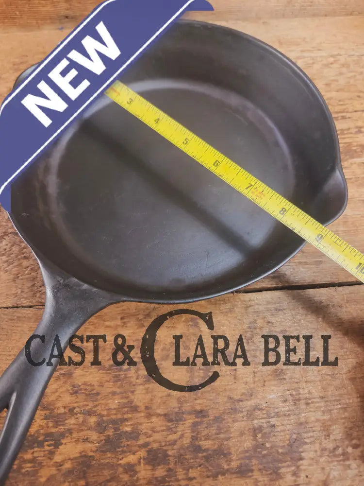 Tougher to find! Gorgeous early 1900’s Wapak #6 Block Logo Cast Iron Skillet with Heat Ring. Fully restored and ready