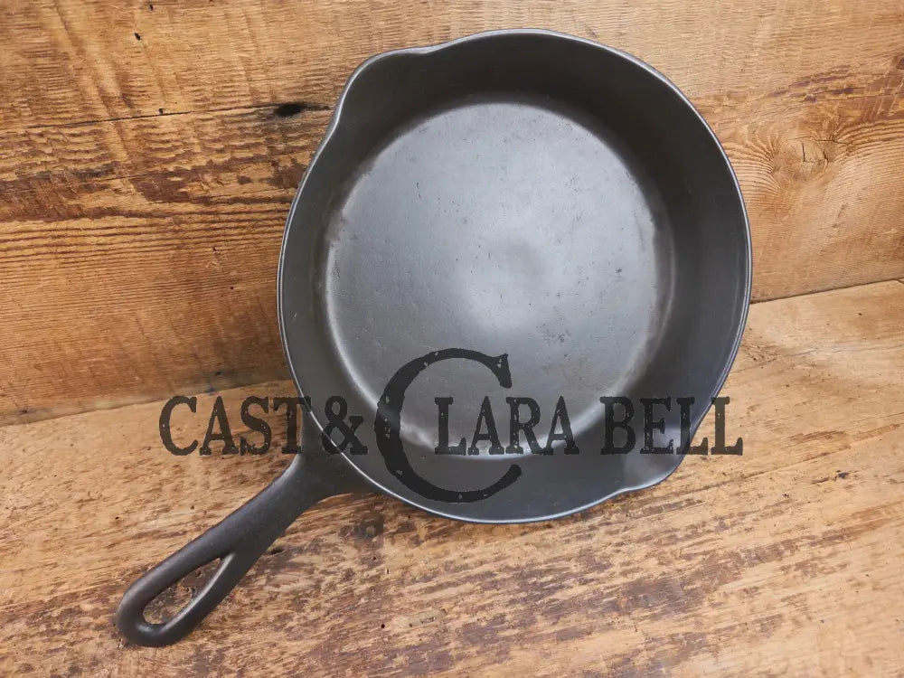 Tougher to find! Gorgeous early 1900’s Wapak #6 Block Logo Cast Iron Skillet with Heat Ring. Fully restored and ready