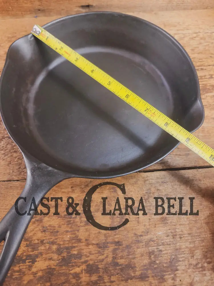 Tougher to find! Gorgeous early 1900’s Wapak #6 Block Logo Cast Iron Skillet with Heat Ring. Fully restored and ready