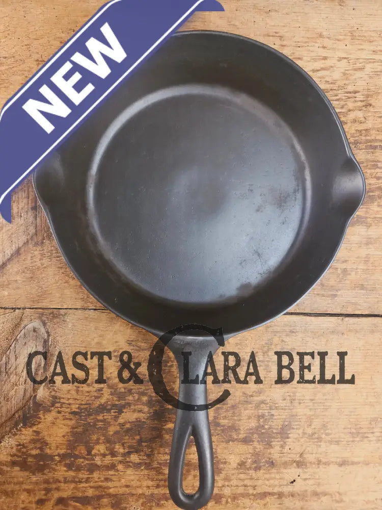 Tougher to find! Gorgeous early 1900’s Wapak #6 Block Logo Cast Iron Skillet with Heat Ring. Fully restored and ready