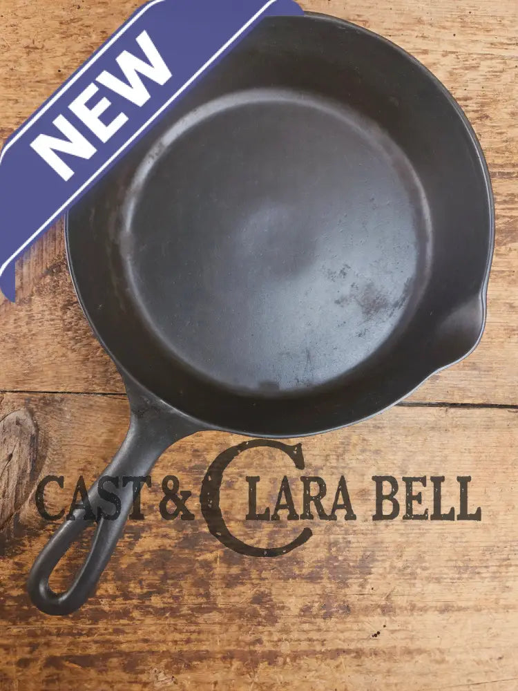 Tougher to find! Gorgeous early 1900’s Wapak #6 Block Logo Cast Iron Skillet with Heat Ring. Fully restored and ready