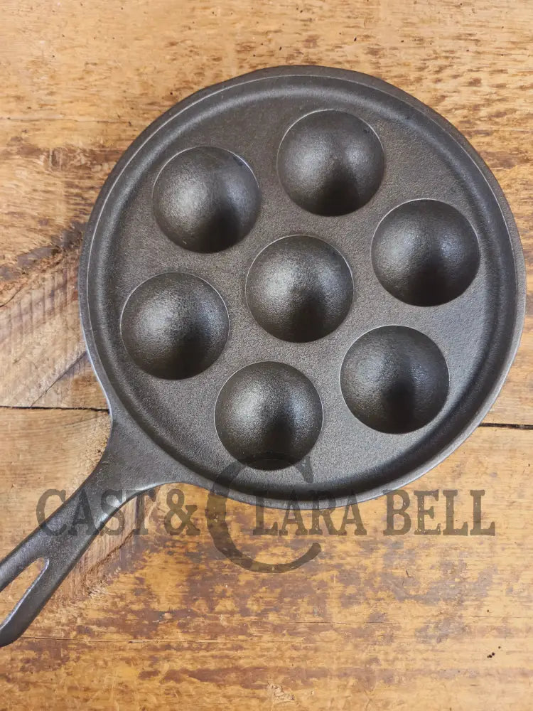Trending! Beautiful Griswold No. 32 Cast Iron Aebleskiver 962. Awesome poached eggs! - Skillet