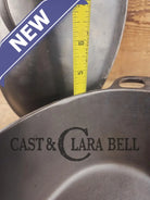 Turtle Top Style Wagner #5 Oval Roaster with Sawtooth drip lid and Stylized logo bottom Dutch Ovens Trivets & Kettles