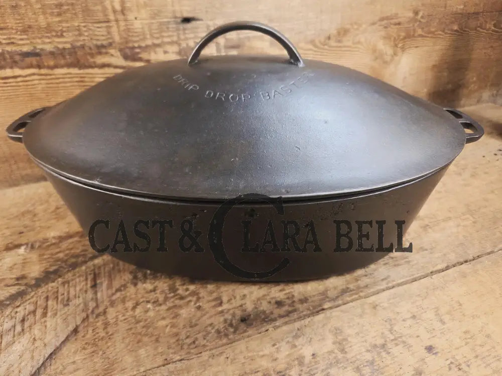 Turtle Top Style Wagner #5 Oval Roaster with Sawtooth drip lid and Stylized logo bottom Dutch Ovens Trivets & Kettles