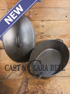 Turtle Top Style Wagner #5 Oval Roaster with Sawtooth drip lid and Stylized logo bottom Dutch Ovens Trivets & Kettles