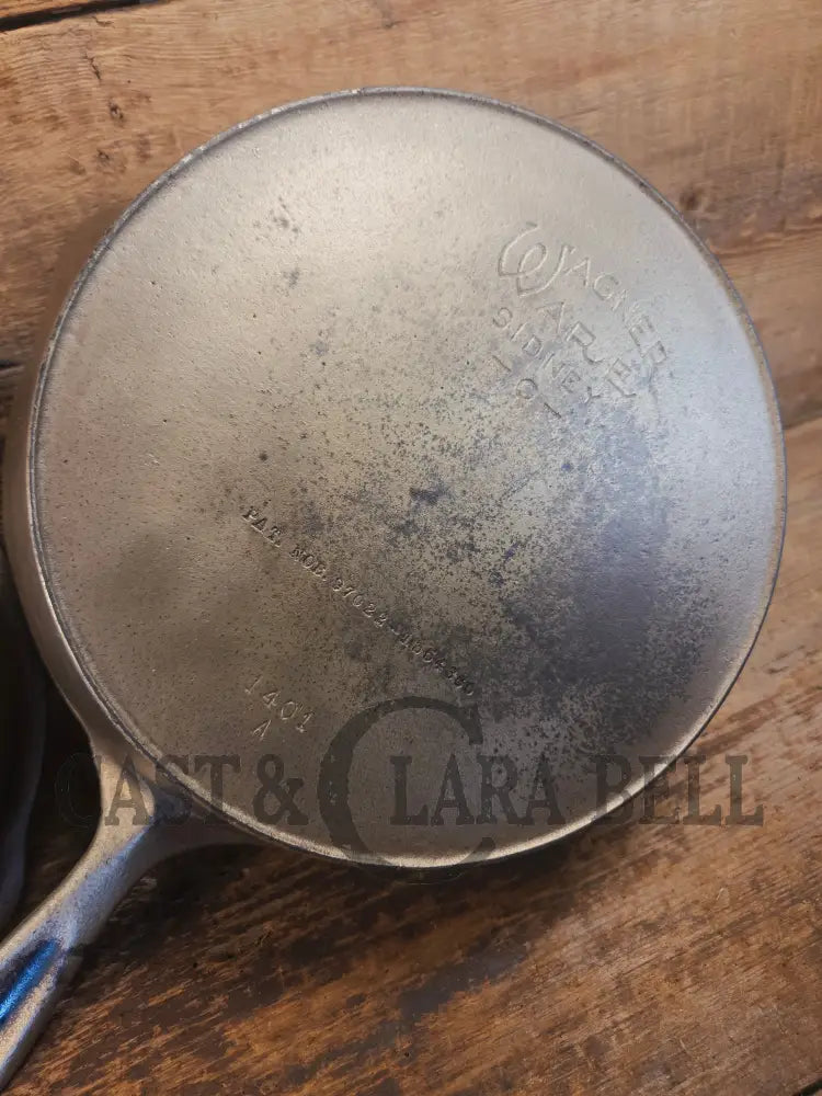 TWO skillets in one! 1920’s Era Wagner Combo Cooker 1401/1401. Nickel Outside Black Iron Inside - Skillet