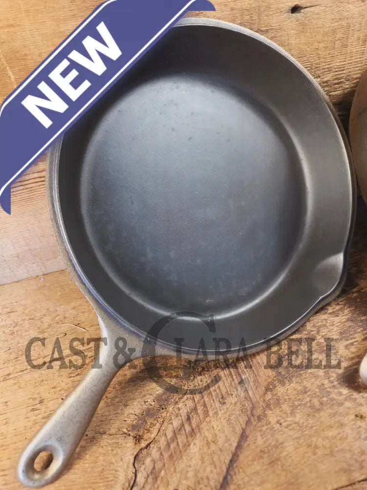 TWO skillets in one! 1920’s Era Wagner Combo Cooker 1401/1401. Nickel Outside Black Iron Inside - Skillet