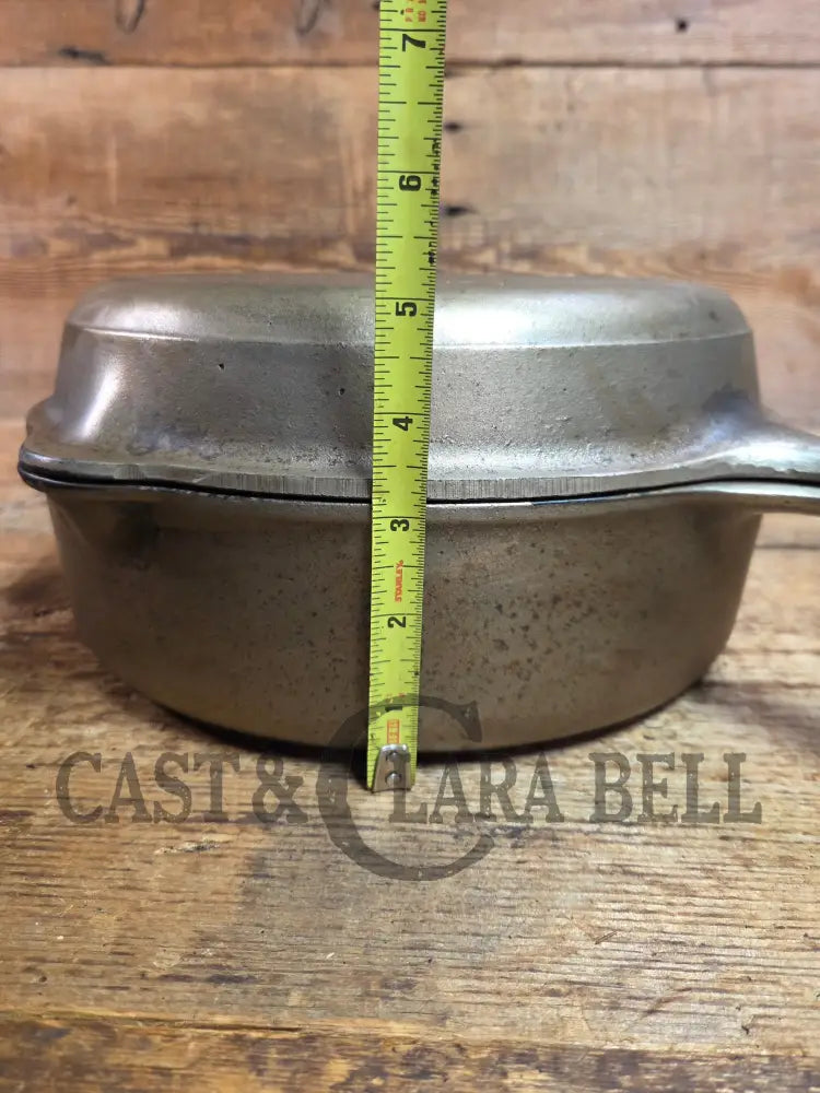 Two Skillets in one! 1930’s WagnerWare 1402 Cast Iron Double Skillet (1402 bottom and Bullseye Top) - Skillet