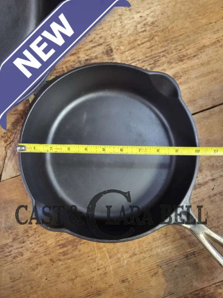Two Skillets in one! 1930’s WagnerWare 1402 Cast Iron Double Skillet (1402 bottom and Bullseye Top) Skillet