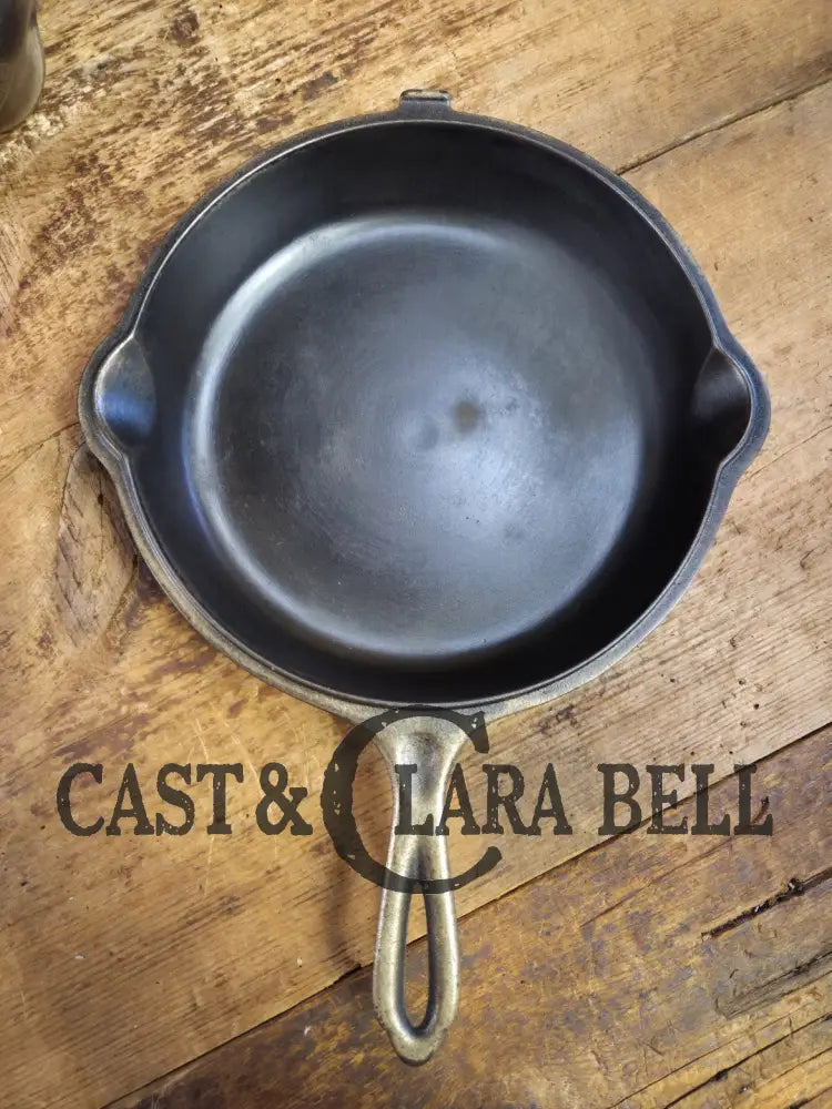 Two Skillets in one! 1930’s WagnerWare 1402 Cast Iron Double Skillet (1402 bottom and Bullseye Top) Skillet
