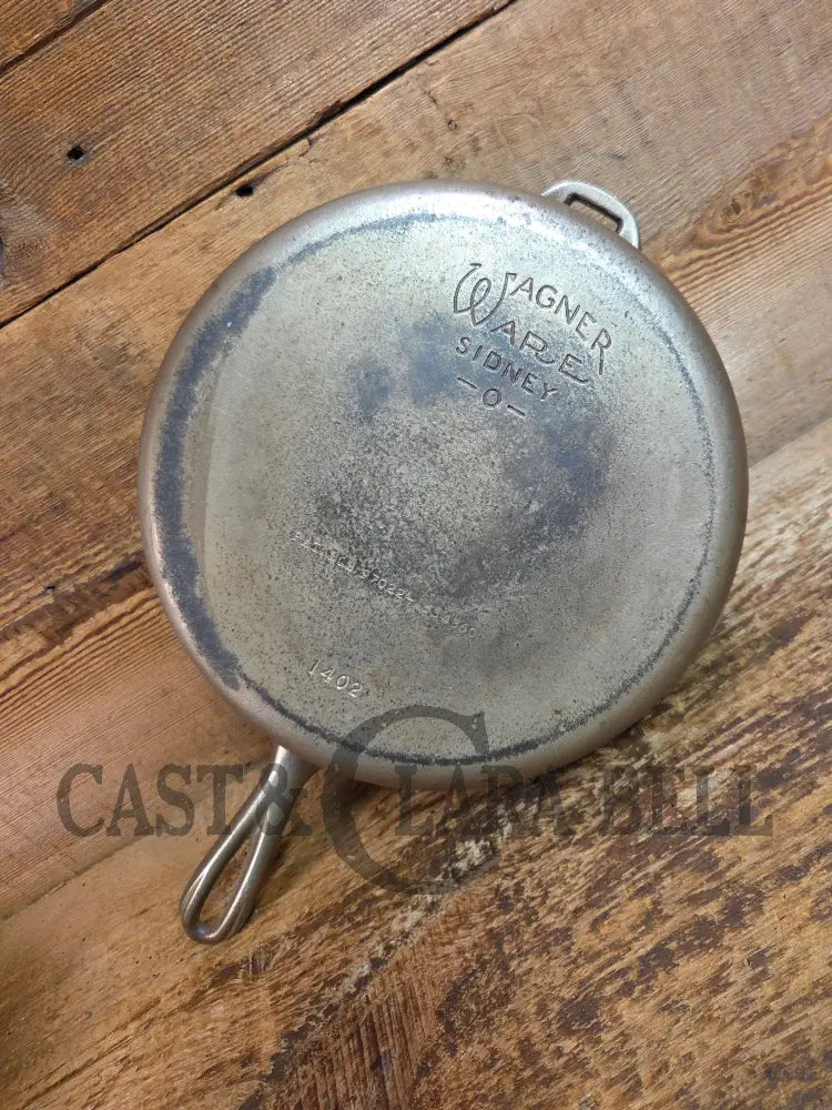 Two Skillets in one! 1930’s WagnerWare 1402 Cast Iron Double Skillet (1402 bottom and Bullseye Top) - Skillet