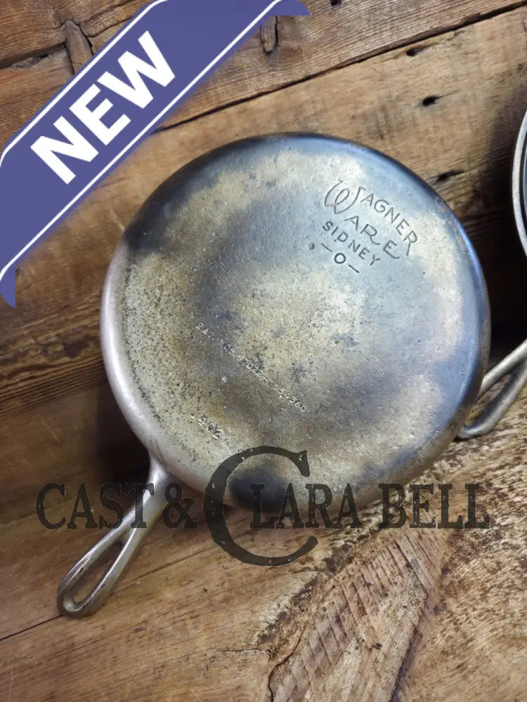 Two Skillets in one! 1930’s WagnerWare 1402 Cast Iron Double Skillet (1402 bottom and Bullseye Top) Skillet