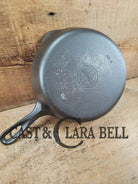 UNIQUE! 1940’s Griswold #6 Cast Iron Skillet with Small Block Logo Flat handle and Smooth Bottom 699 T