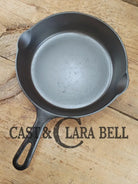 UNIQUE! 1940’s Griswold #6 Cast Iron Skillet with Small Block Logo Flat handle and Smooth Bottom 699 T