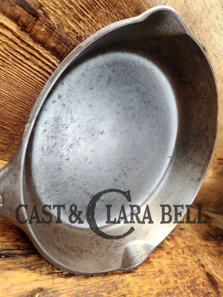 Unique! 1940’S Griswold #6 Cast Iron Skillet With Small Block Logo Grooved Handle And Smooth