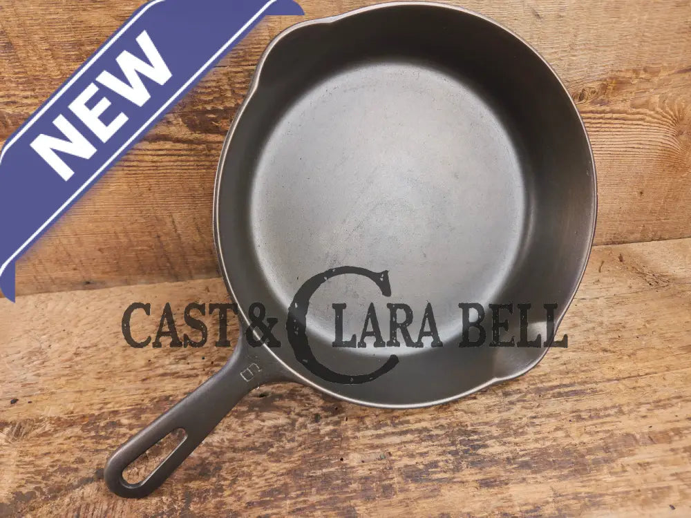 UNIQUE! 1940’s Griswold #6 Cast Iron Skillet with Small Block Logo Grooved Handle and Smooth Bottom 699 D Skillet