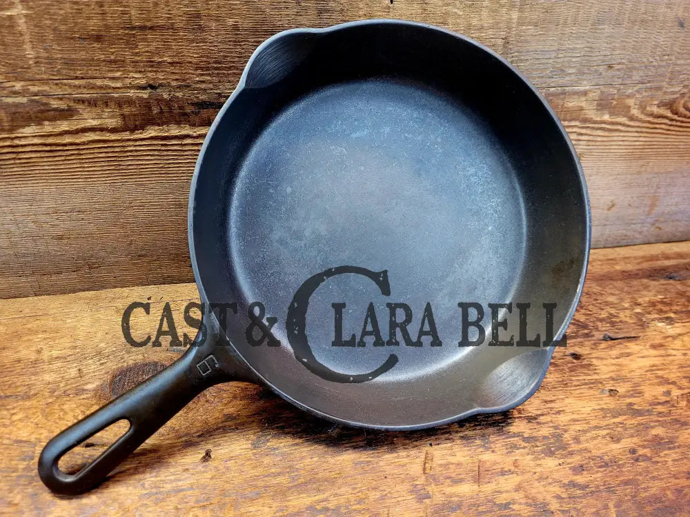 Unique! 1940’S Griswold #6 Cast Iron Skillet With Small Block Logo Grooved Handle And Smooth