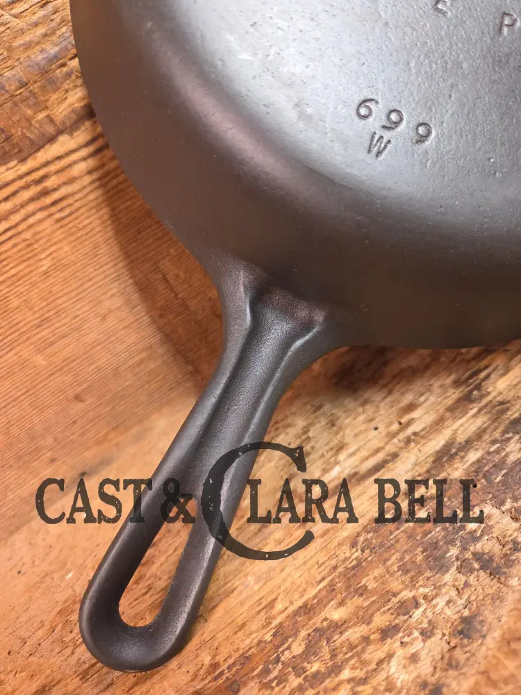 UNIQUE! 1940’s Griswold #6 Cast Iron Skillet with Small Block Logo Grooved Handle and Smooth Bottom 699 W - Skillet