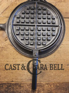 Unique! Early 1900’s Griswold New American Style No. 8 Cast Iron Waffle Iron Low Base 884 Patent 1901. 976/977 paddles