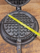 Unique! Early 1900’s Griswold New American Style No. 8 Cast Iron Waffle Iron Low Base 884 Patent 1901. 976/977 paddles